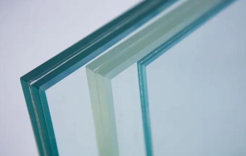 Laminated photovoltaic glass edge